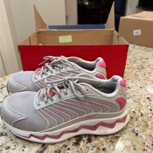 Reebok Gray and Pink ZigTech Sneakers work sneakers hard toe size 6.5